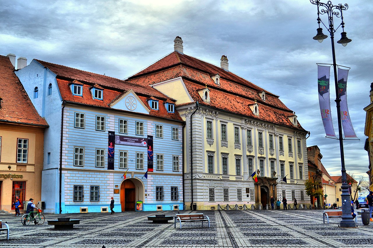 Muzeul Naţional Brukenthal panoramio Sibiu
