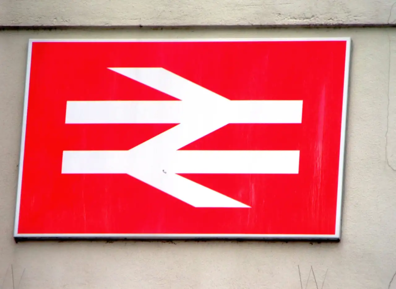 Logotipo de National Rail para canjear vales de descuento Atracciones 2X1 Londres
